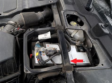 LAND ROVER DASH AUXILIARY BATTERY. . 2014 range rover evoque auxiliary battery location
